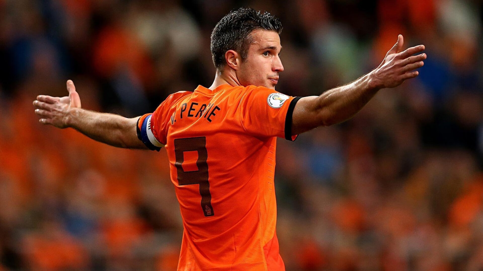 楼宇登高赛世界巡回站 选手背负负重挑战摩天大楼